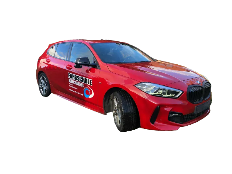 1-er BMW mit Schaltung in Rot der Fahrschule Küchler